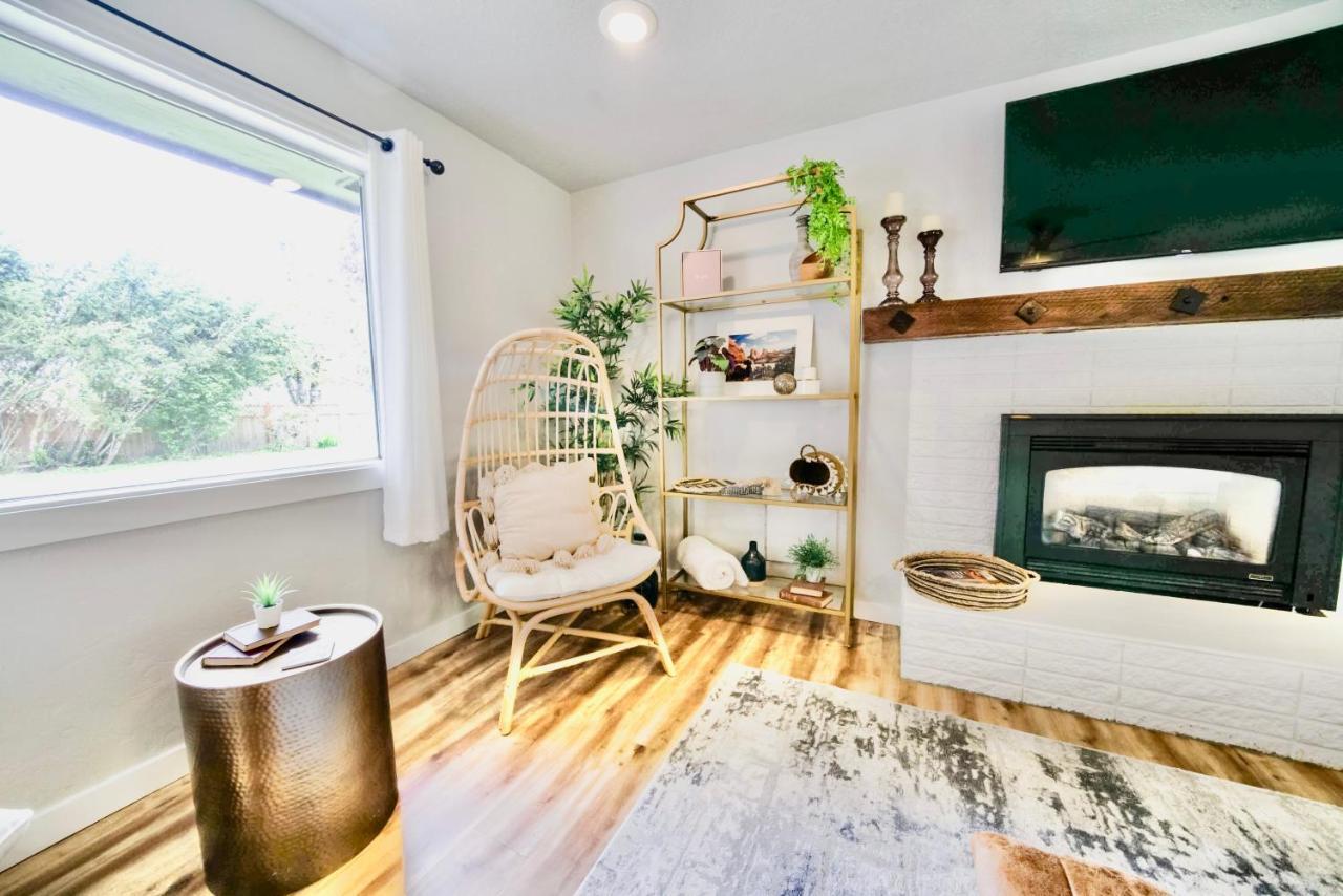 Villa Modern Boho Retreat Corvallis Esterno foto
