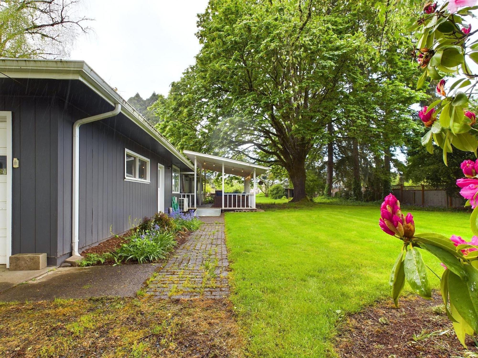 Villa Modern Boho Retreat Corvallis Esterno foto